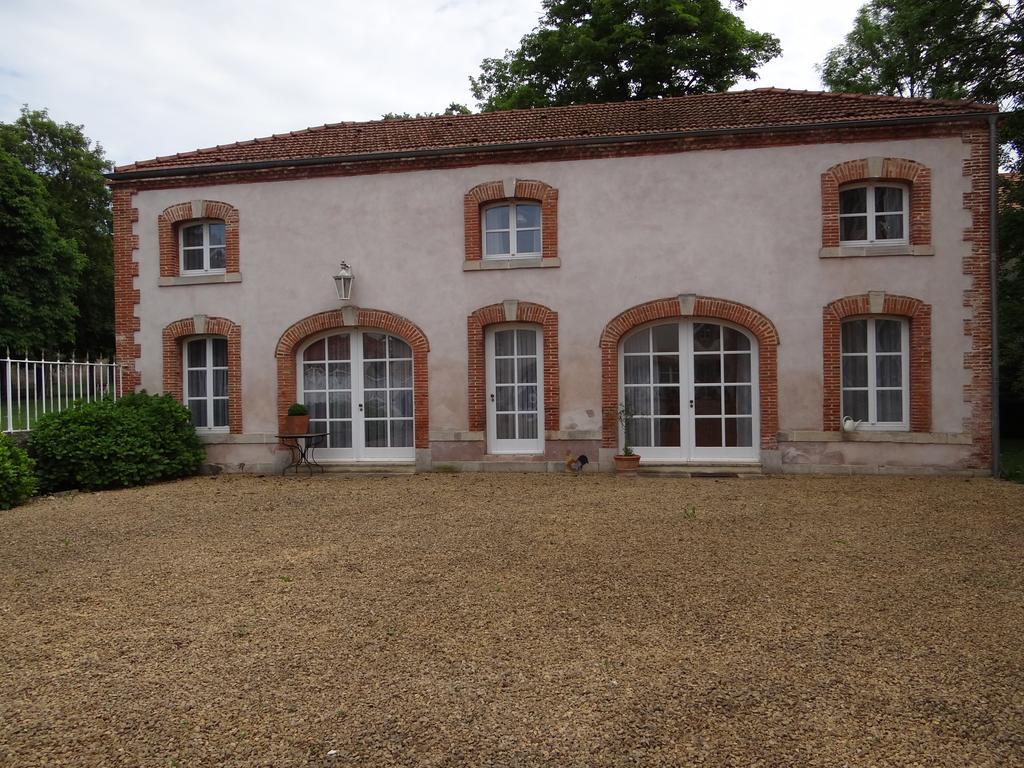Chateau Mesny Gite Au Fil Des Pages Vic-sur-Seille Buitenkant foto