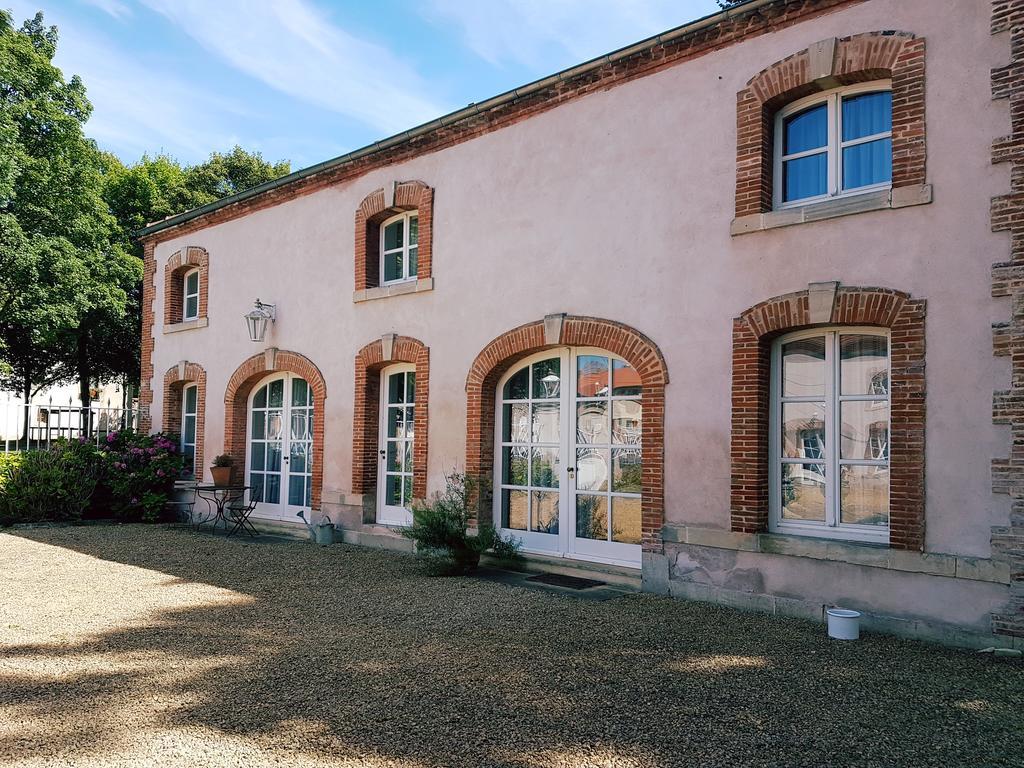 Chateau Mesny Gite Au Fil Des Pages Vic-sur-Seille Buitenkant foto